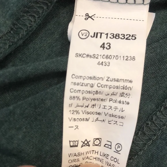 Emery Rose boho Green Top wood buttons right shoulder long sleeves Plus size 2X - Picture 6 of 9